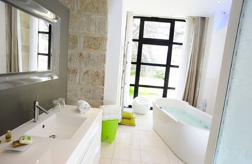 Vals-les-Bains House | CHATEAU CLEMENT - Pauline Suite: Luxury, independence and serenity.