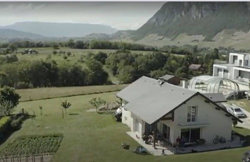 Sainte-Helene-du-Lac House | Chateau / Country House