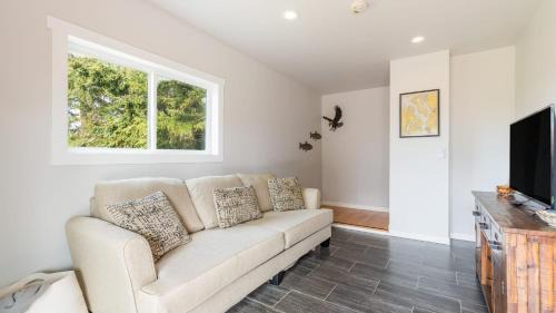 Lagoon Point House | Chateau Coho by AvantStay Easy Beach Access