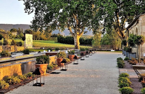 Bonnieux Villa | Chateau de Bonnieux - 15 pers