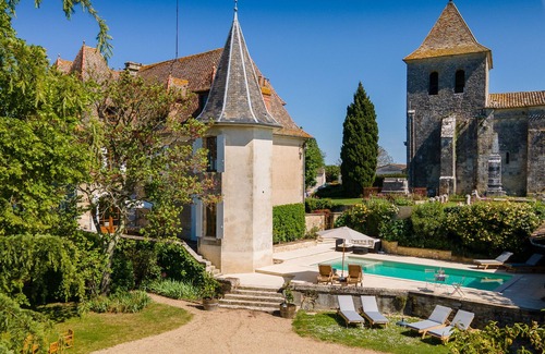 Carsac-de-Gurson House | Chateau de Carsac with park and heated pool, perfect for families and groups.