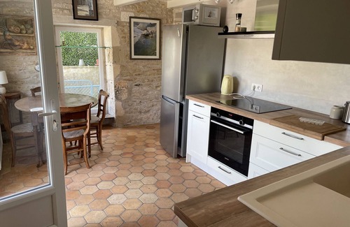 Le Chateau-d'Oleron House | Chateau Doleron, Intra-muros, house with garden, 300m from beach and market