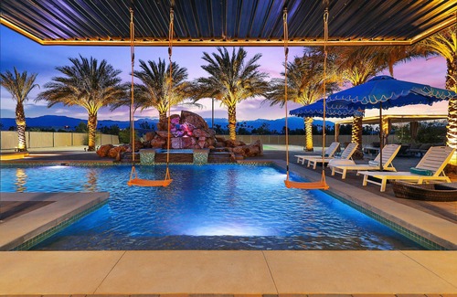 Bermuda Dunes House | Chateau Giraffe, a unique luxurious estate near Palm Desert & La Quinta