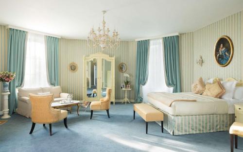 Sepmes Hotel | Chateau Laroche-Ploquin