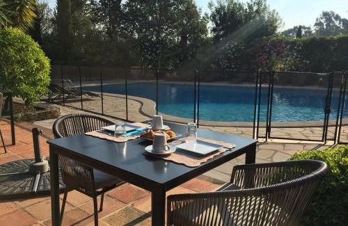 La Londe-les-Maures Bed & Breakfast | Chateau Maravenne