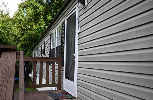 Lithia Springs House | Château Nineteen. 2 BR/2 BA house in Lithia Springs with WiFi, AC, coffee bar.