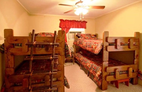 Negreet House | Chateau Rouge-3 BR / 2 1/2 Baths*Sleeps 10*Lakefront House is great for a group