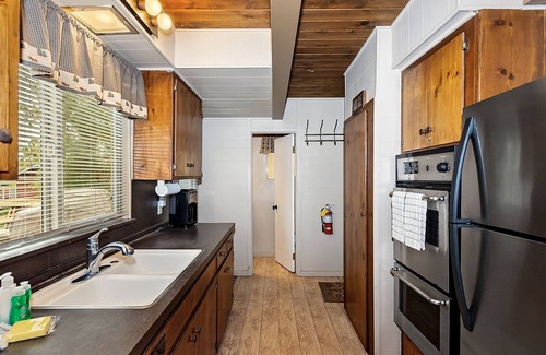 Summit Estates House | Chateau St. Moritz by Destination Big Bear : Walk to Snow Summit Resort! Hot Tub! Pool Table!