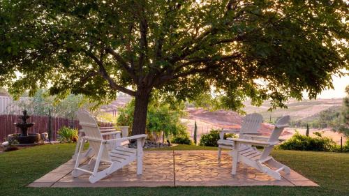 Temecula Villa | Chateau Syrah by AvantStay Picturesque Estate w Pool Hot Tub Pool Table Table Tennis New Pickleball Court Basketball hoop