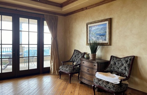 Saratoga Other | Chateau with 5 bedrooms and WiFi, in lovely Saratoga