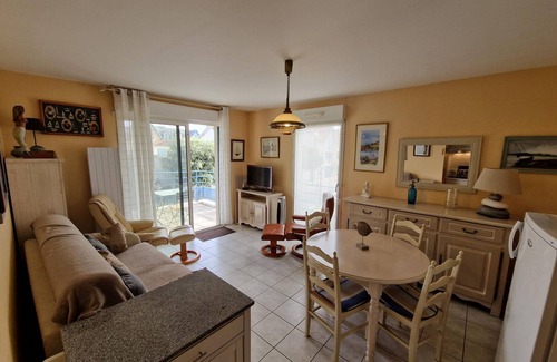 Quartier du Casino Apartment | Chatelaillon-Plage Center: Apartment 4 pers, balcony, parking, pool, wifi