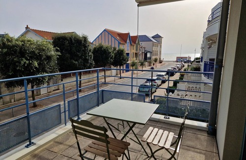 Quartier du Casino Apartment | Chatelaillon-Plage Center: Apartment 4 pers, balcony, parking, pool, wifi