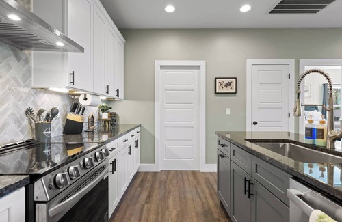 Rossville House | Chatt Vistas|3Story|NEW|6bdr6ba|Theater|Hot Tub