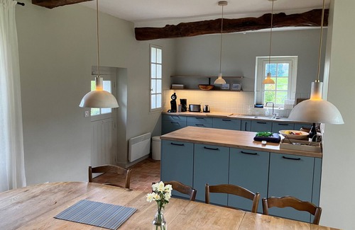 Saint-Pierre-le-Vieux Ski Chalet | Chaumière Bleue, green surroundings