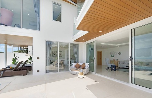 Chaweng City Center Villa | Chaweng Noi Lauxry 4-BR sea views Villa Flair