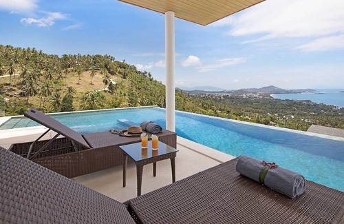 Chaweng City Center Villa | Chaweng Noi Lauxry 4-BR sea views Villa Flair