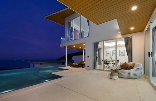 Chaweng City Center Villa | Chaweng Noi Lauxry 4-BR sea views Villa Flair