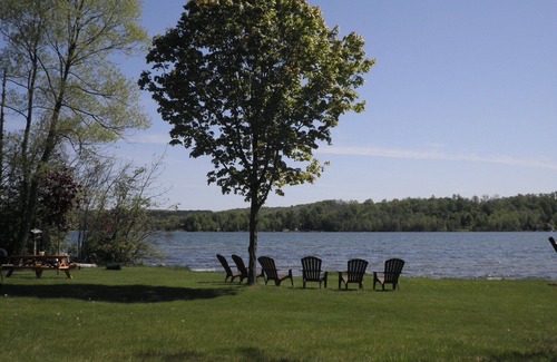 Lake Leelanau Cottage | Check Back in Feb.for 2026 open dates nTHE HIDEOUT, Lake Leelanau