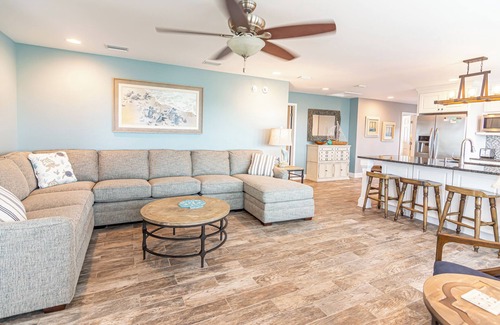 Surf Side Shores House | Check out open dates in Sept. Sept 28 - Oct 04th - Discounted⛱️🏝️☀️🐬