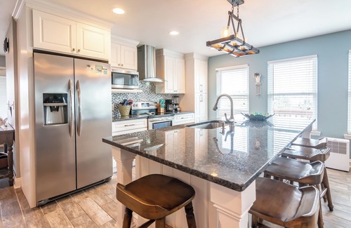 Surf Side Shores House | Check out open dates in Sept. Sept 28 - Oct 04th - Discounted⛱️🏝️☀️🐬