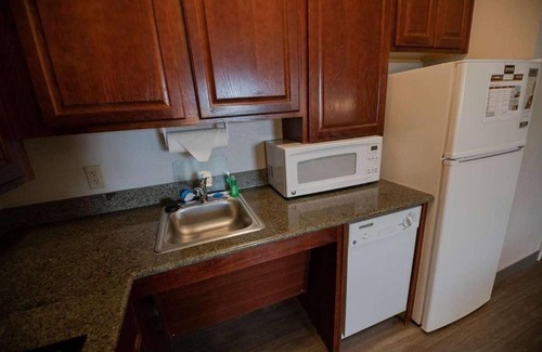 Highlands - Perkins Hotel | Check out the Magnolia Mound Plantation! Relaxing Suite with Full Kitchen! Pool!