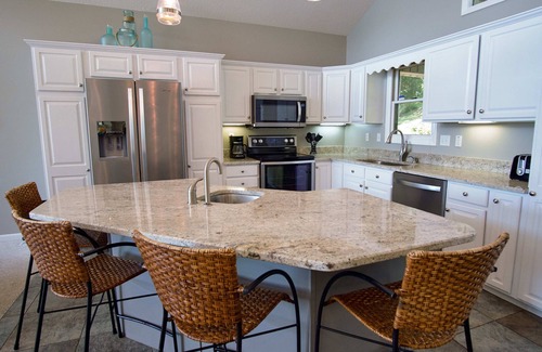 La Follette House | Checkout this beautiful lakefront home on Norris Lake! Open Christmas/New Years!