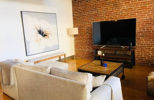 Downtown St. Louis Apartment | Checks All Boxes! Cozy 2 bed/2 bath St Louis Loft