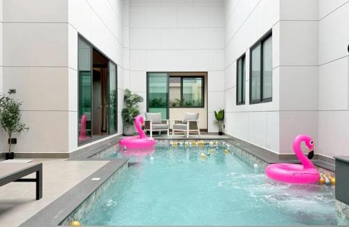 Nong Prue Apartment | Cheeky monkey villa