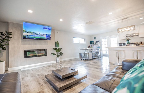 Las Vegas House | Cheerful 1-story Home Early check-in if available!