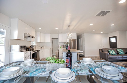 Las Vegas House | Cheerful 1-story Home Early check-in if available!