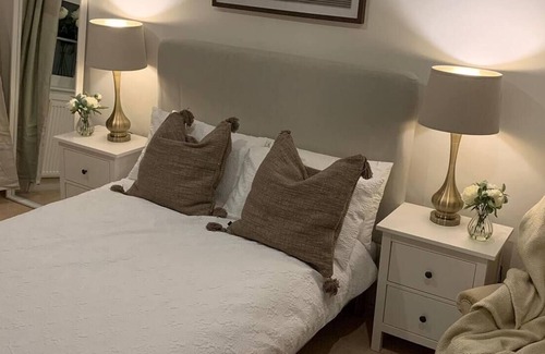 Meanwood Cottage | Cheerful 2-bed cottage with 2 free parking, Leeds