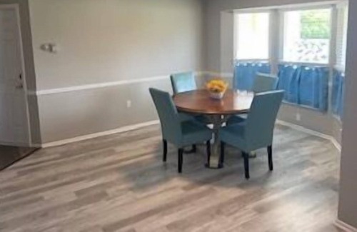 Englewood East House | Cheerful 2 Bedroom with pool near beaches and golf
