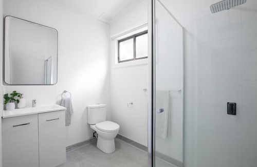 Moonee Ponds Apartment | Cheerful 2-Bedroom Home in Moonee Ponds