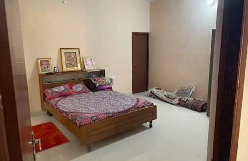 Varanasi House | Cheerful 2 bedroom