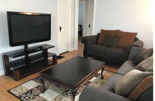 Indianapolis House | Cheerful 2 bedroom home with parking on premises