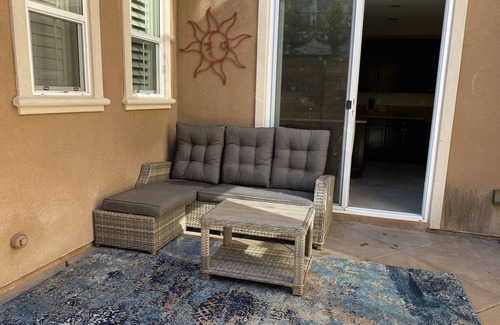 San Diego House | Cheerful 3/2.5 home: spa, private ofc & 2 car gar.