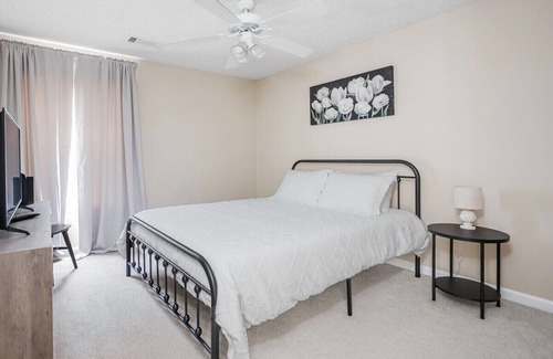 Prattville House | Cheerful 3 bed 2.5 bath townhome in Prattville!