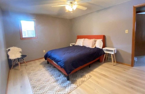 Loveland House | Cheerful 3 bedroom 2 blocks from Lake Loveland! Great place for families.