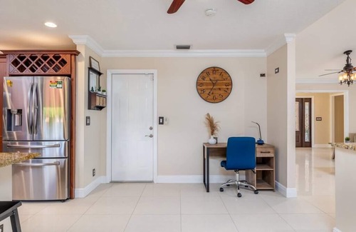 Greenview Shores House | Cheerful 3 Bedroom Home less than a mile to WEF