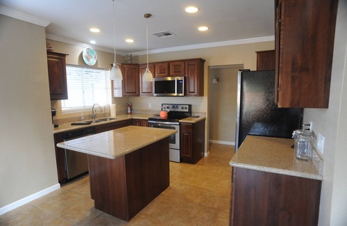 Chandler House | Cheerful 3 Bedroom Home w/Pool! On Single Level! Downtown Chandler! Rare find!