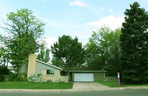 Hampden House | CHEERFUL 3 BEDROOM HOME WITH HUGE BACKYARD