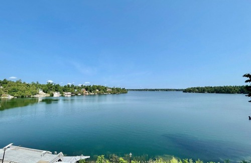 Town of Fowler House | Cheerful 3-Bedroom Lake House
