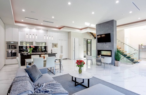 Tamalpais-Homestead Valley Villa | Cheerful 3-bedroom villa with indoor fireplace