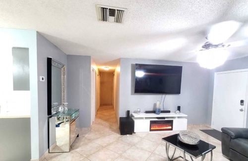 Sandalfoot Cove Bed & Breakfast | Cheerful 3br/2ba family home