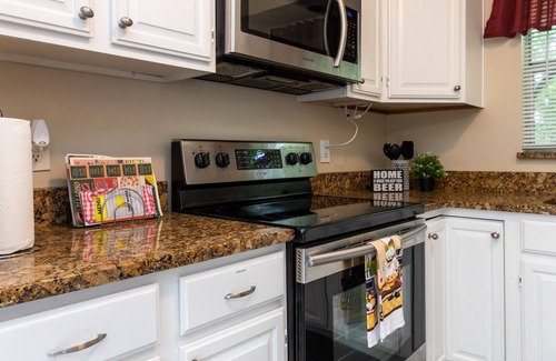 Azalea Park House | Cheerful 4-BDR Home Minutes From Universal Studios