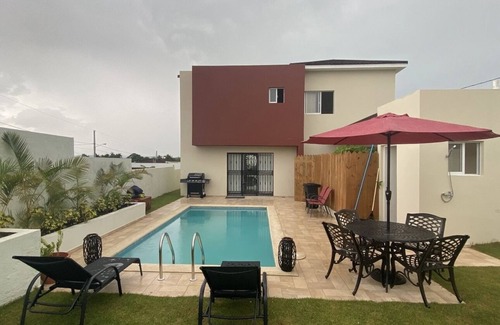 Munoz Villa | Cheerful 4 bedroom villa with a pool. 10 minutes away from the boulevard