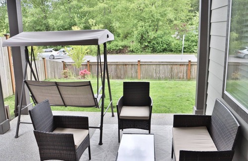 Marysville House | Cheerful 4-bedroom home- Quiet and close to everything you’ll need