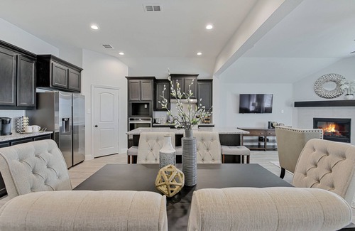 Argyle House | Cheerful 4 Bedroom House in Argyle with fenced backyard & fireplace