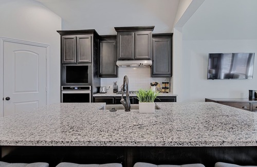 Argyle House | Cheerful 4 Bedroom House in Argyle with fenced backyard & fireplace