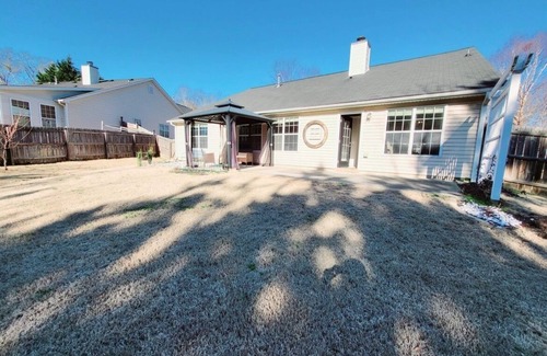 Buford House | 📣 💫Cheerful 4 BR/2Bath 🏡 in the Heart of Buford